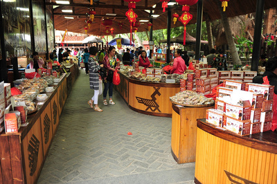 繼續前往椰田古寨,是一個景觀、管理、游覽、情景互動各方面感覺都比較好的人造人文景觀旅游區