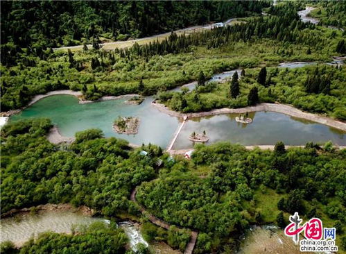 環(huán)境整治現(xiàn)實效 達(dá)古冰川恢復(fù)景觀 羅畢圣湖